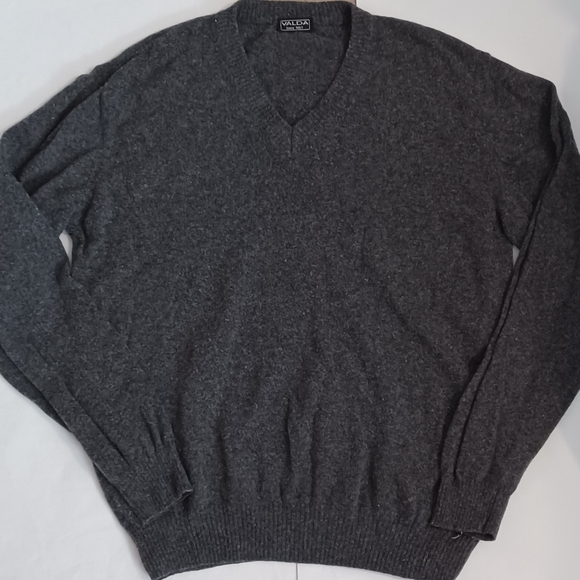 Valda Wool Blend Sweater Heather Gray Men's Sweater Size medium Fall v-neck - Picture 3 of 12